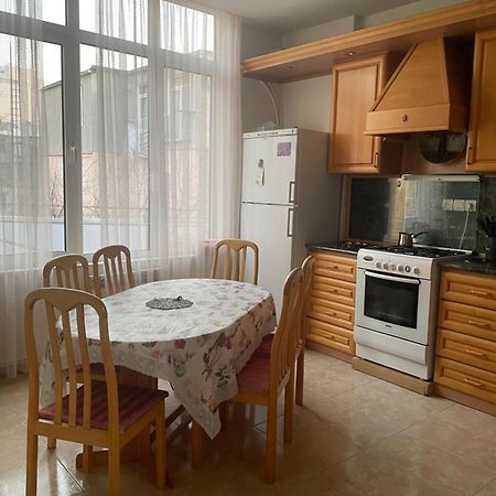 Bright And Modern 4Br Apartment - Center Of Erevan Esterno foto